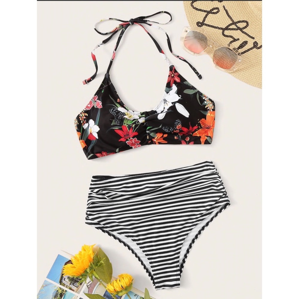 HP!! 🎉🎉 High Waisted Printed Bikini. Size Medium.